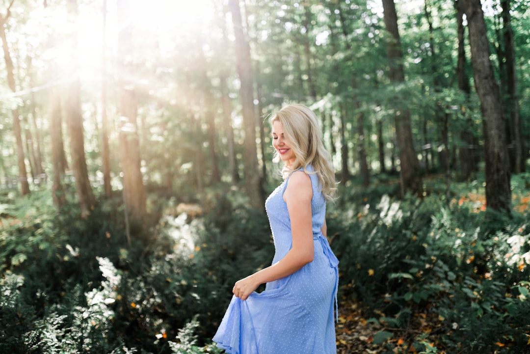 Photo blonde dress
